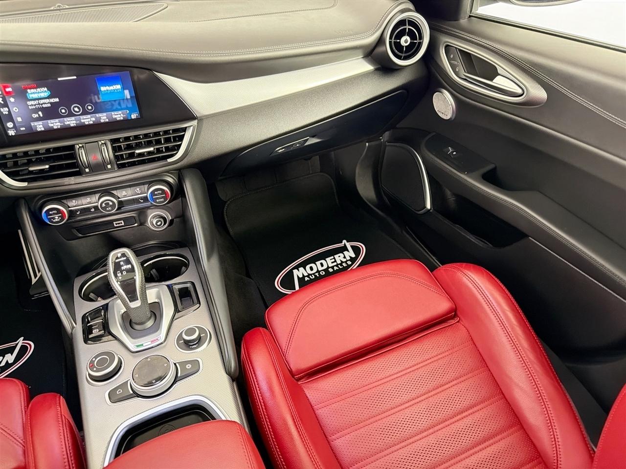 Alfa Romeo Giulia Veloce AWD 2023