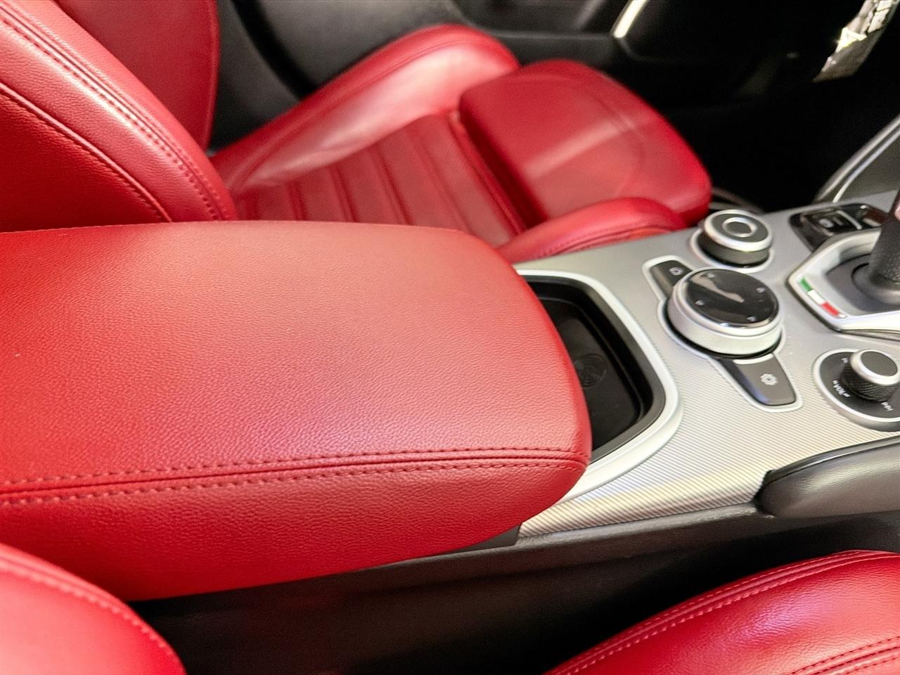 Alfa Romeo Giulia Veloce AWD 2023