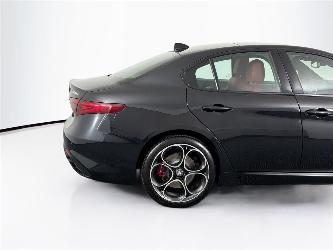 Alfa Romeo Giulia Veloce AWD 2023