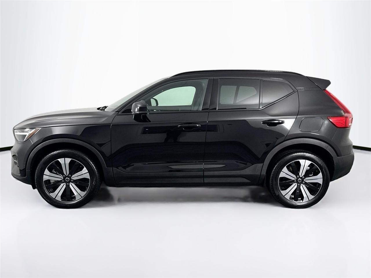 Volvo XC40 Recharge Pure Electric Twin eAWD Plus 2023