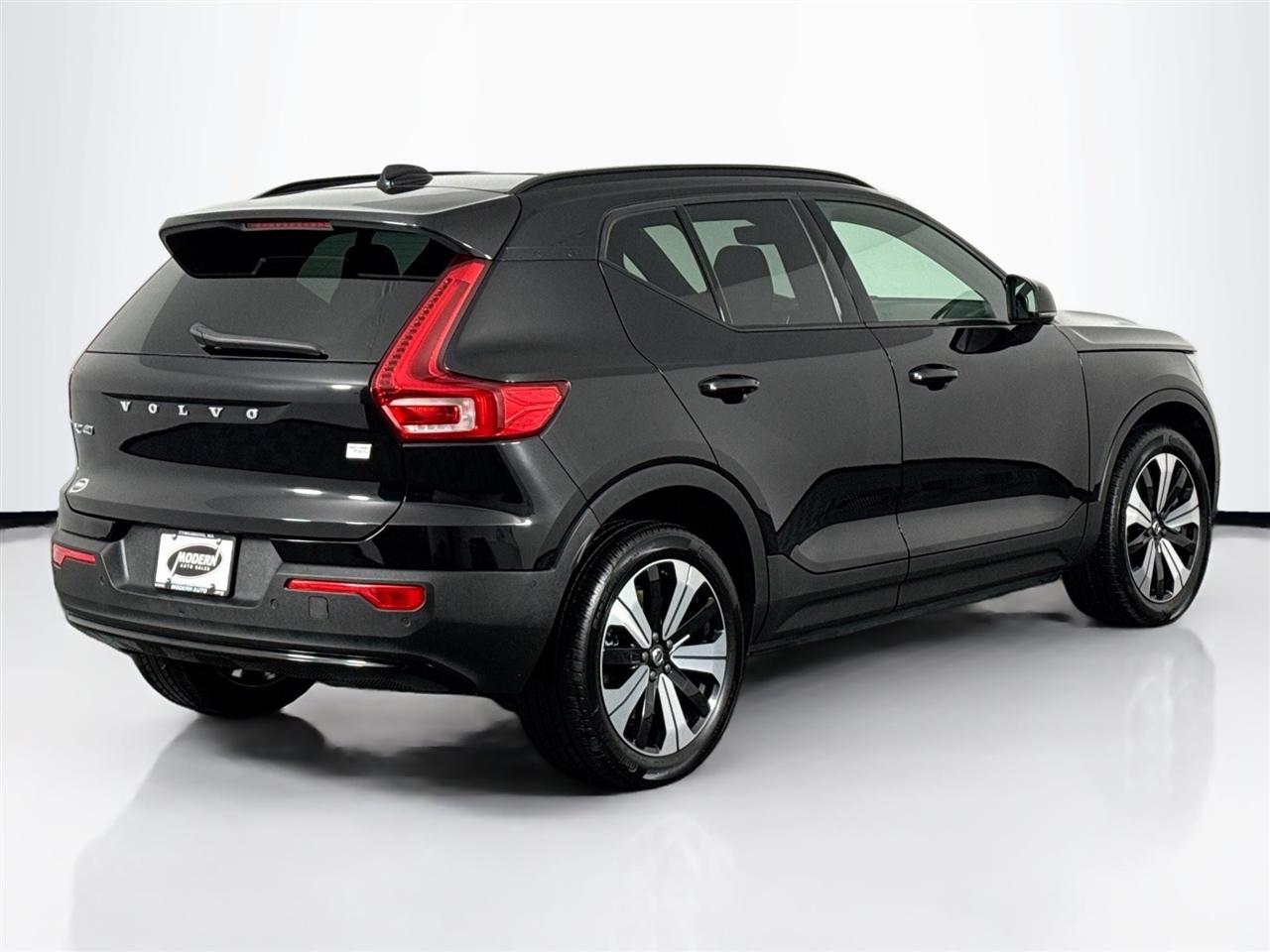 Volvo XC40 Recharge Pure Electric Twin eAWD Plus 2023