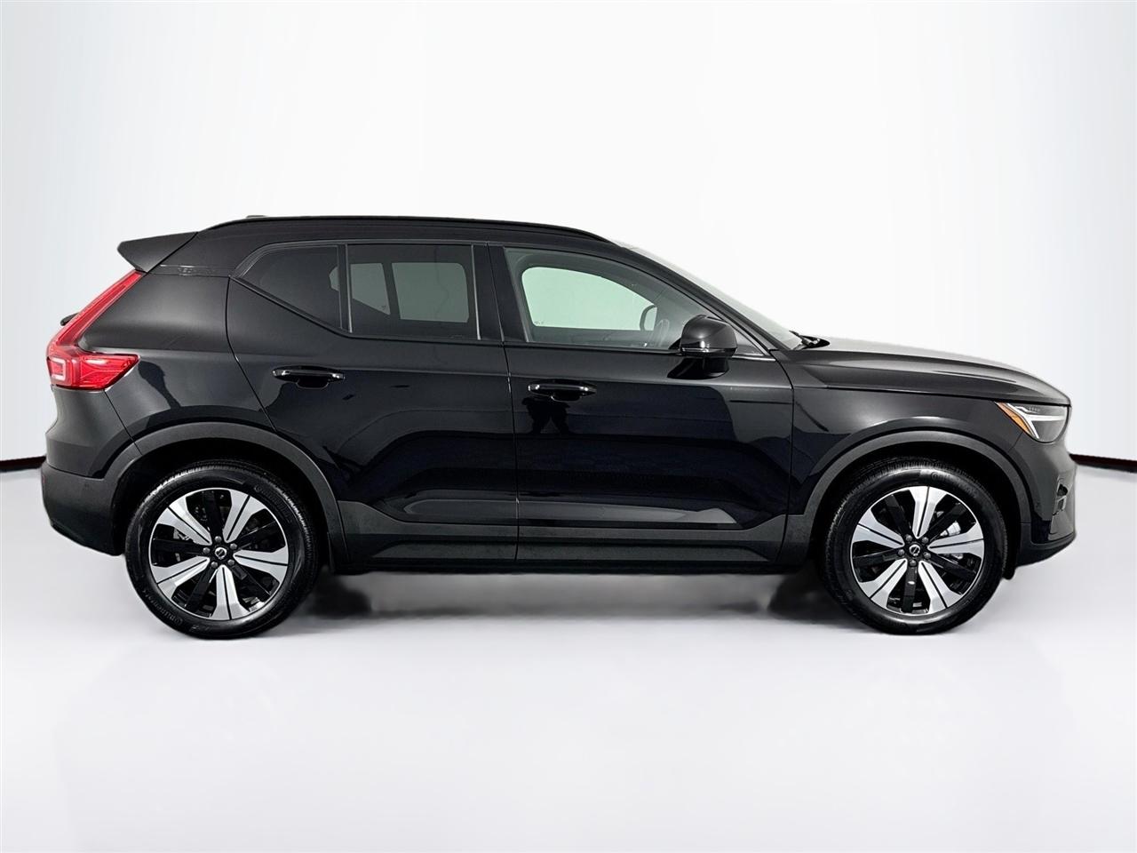Volvo XC40 Recharge Pure Electric Twin eAWD Plus 2023