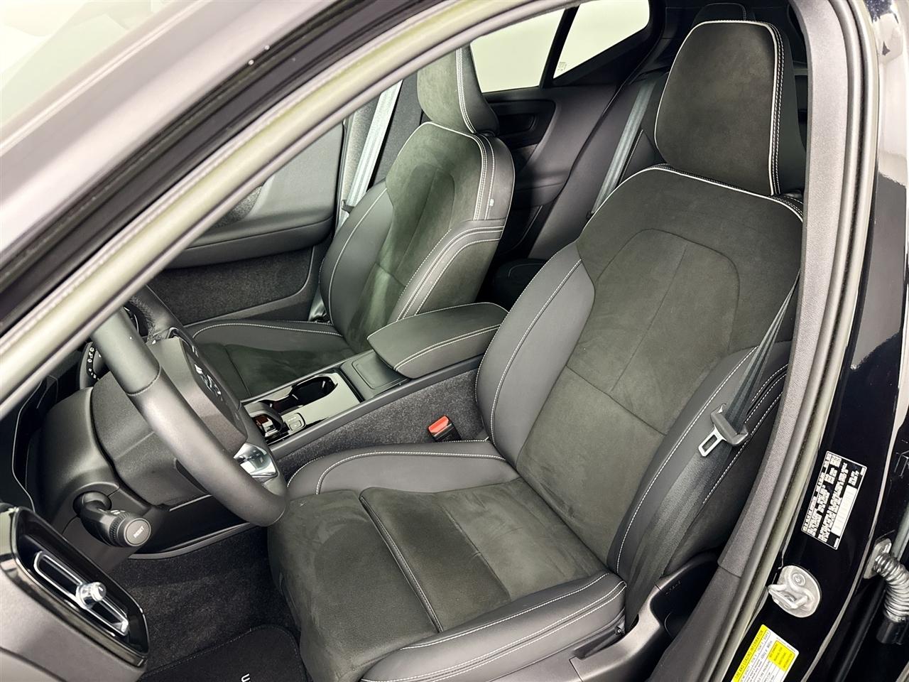 Volvo XC40 Recharge Pure Electric Twin eAWD Plus 2023