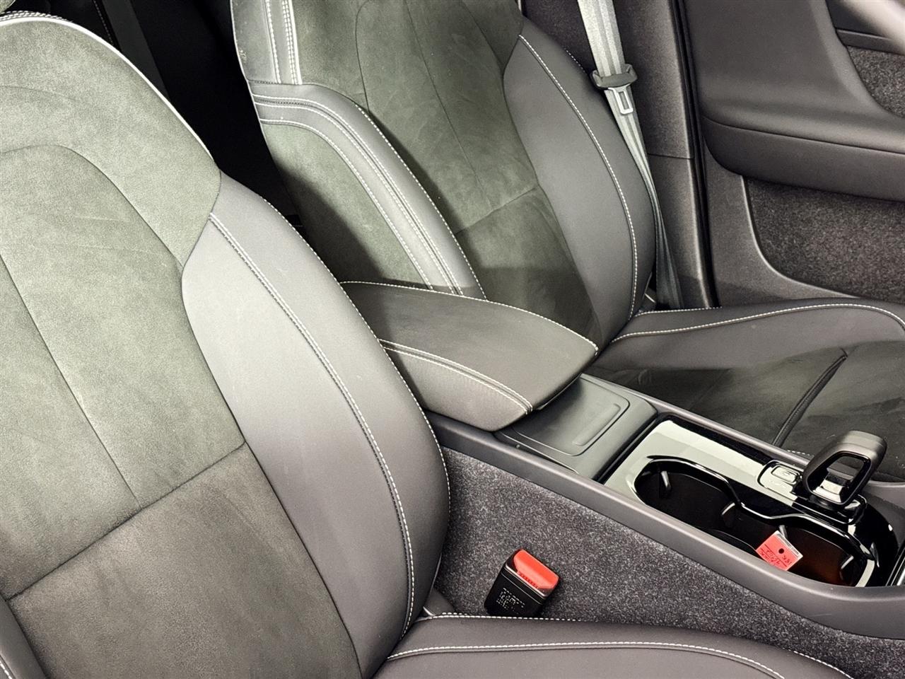 Volvo XC40 Recharge Pure Electric Twin eAWD Plus 2023
