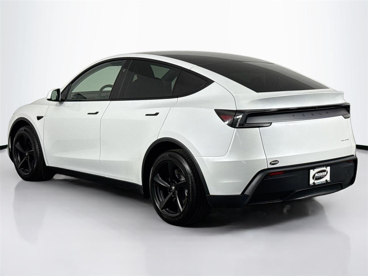 Tesla Model Y Long Range Launch Series AWD *Ltd Avail* 2026