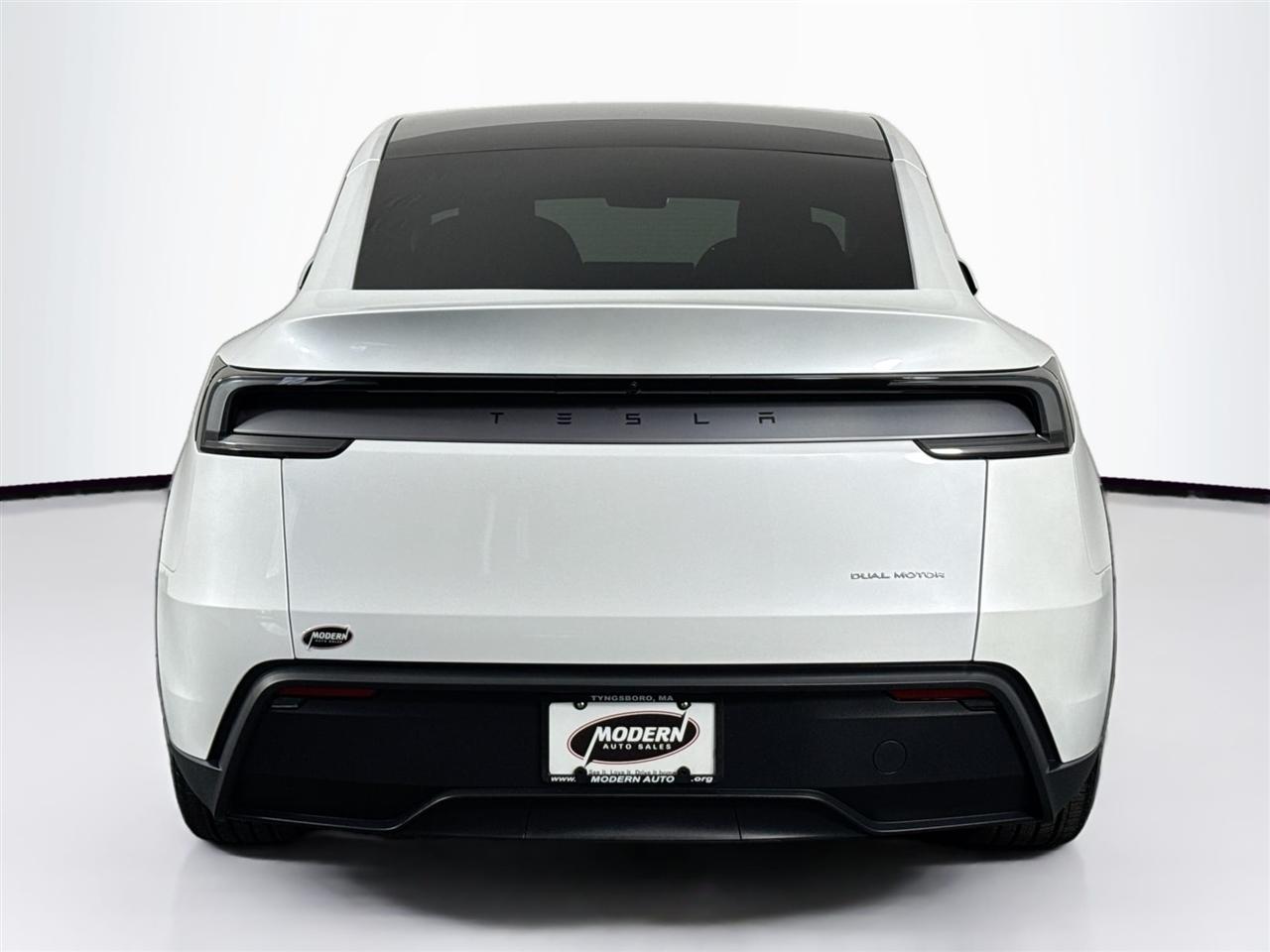 Tesla Model Y Long Range Launch Series AWD *Ltd Avail* 2026