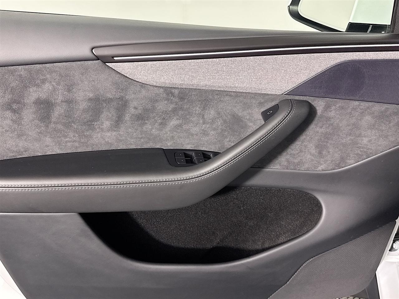 Tesla Model Y Long Range Launch Series AWD *Ltd Avail* 2026