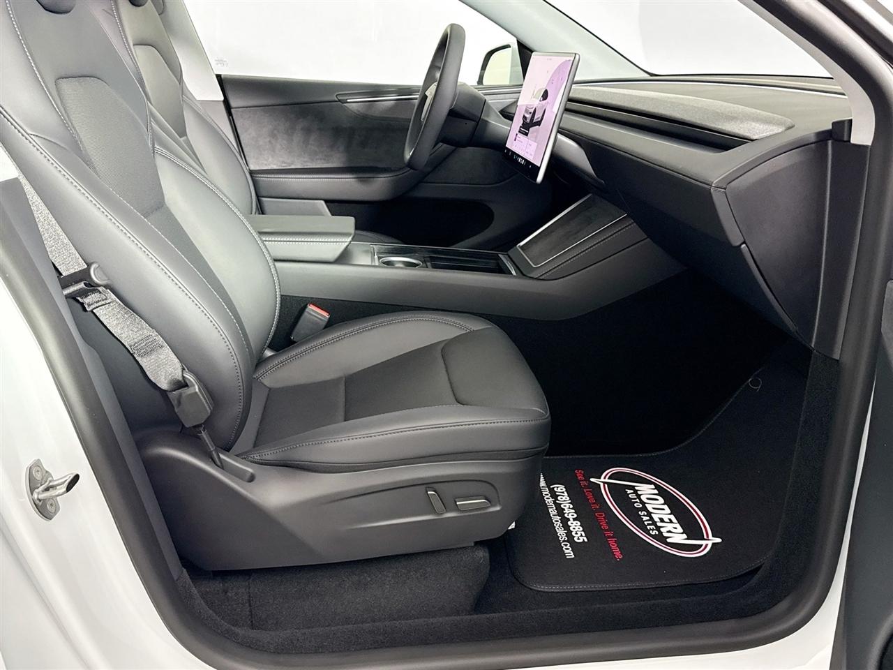 Tesla Model Y Long Range Launch Series AWD *Ltd Avail* 2026