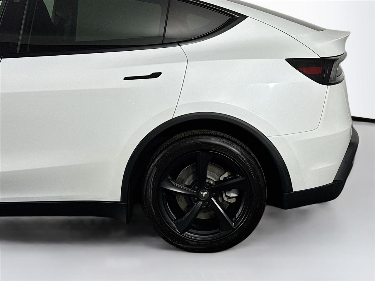 Tesla Model Y Long Range Launch Series AWD *Ltd Avail* 2026