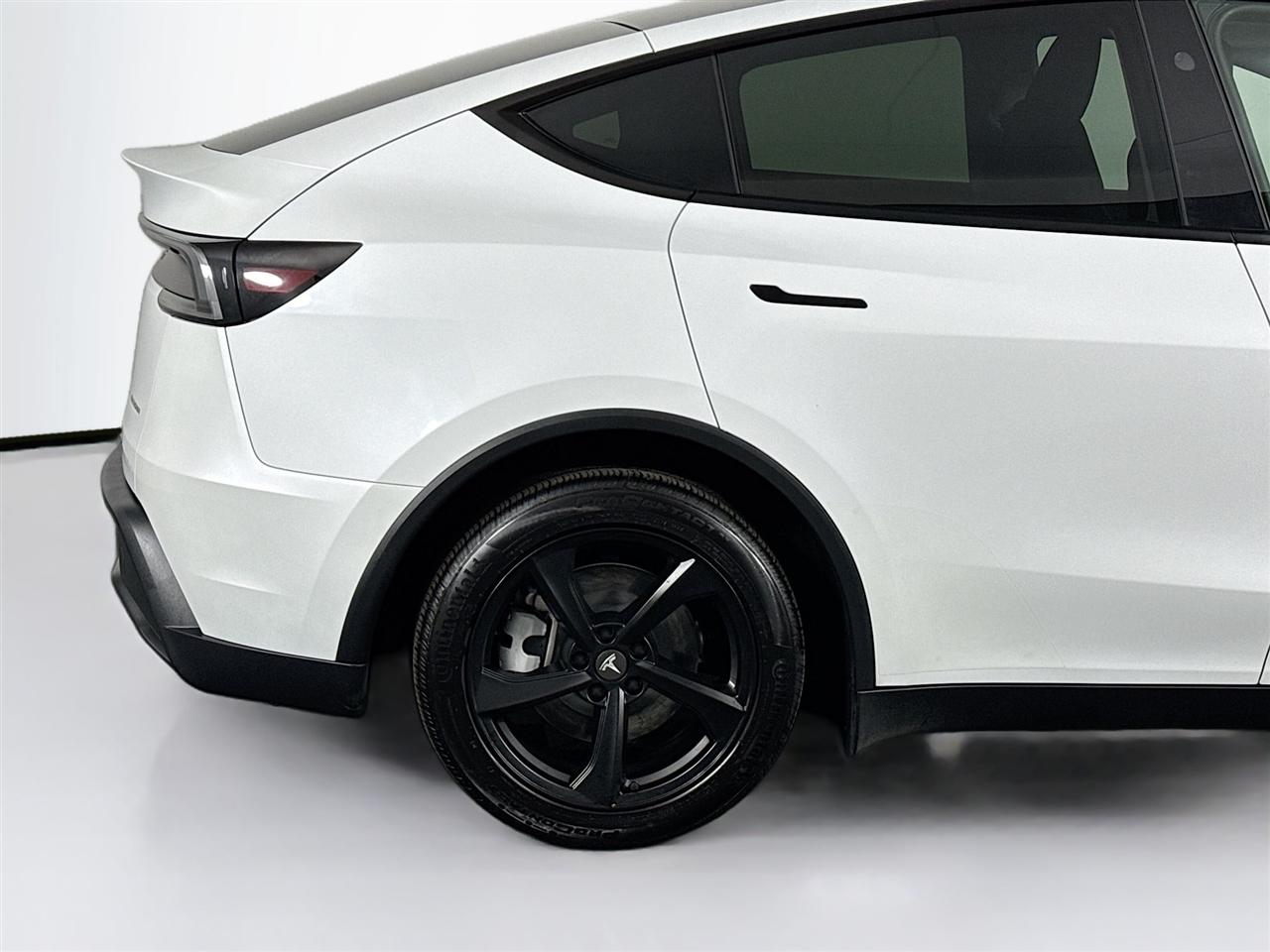 Tesla Model Y Long Range Launch Series AWD *Ltd Avail* 2026