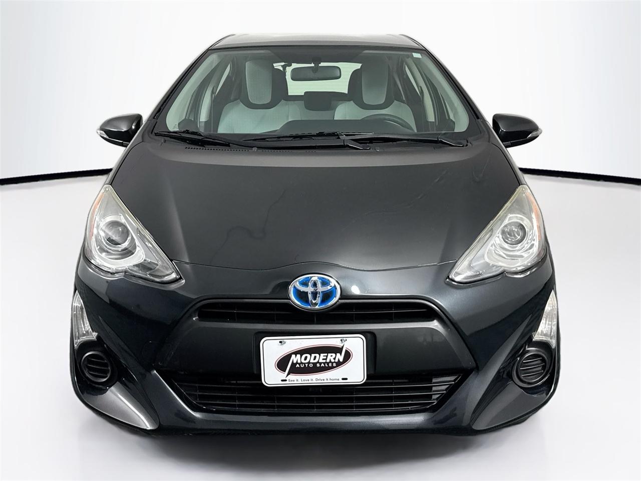Toyota Prius c 5dr HB Three (Natl) 2015