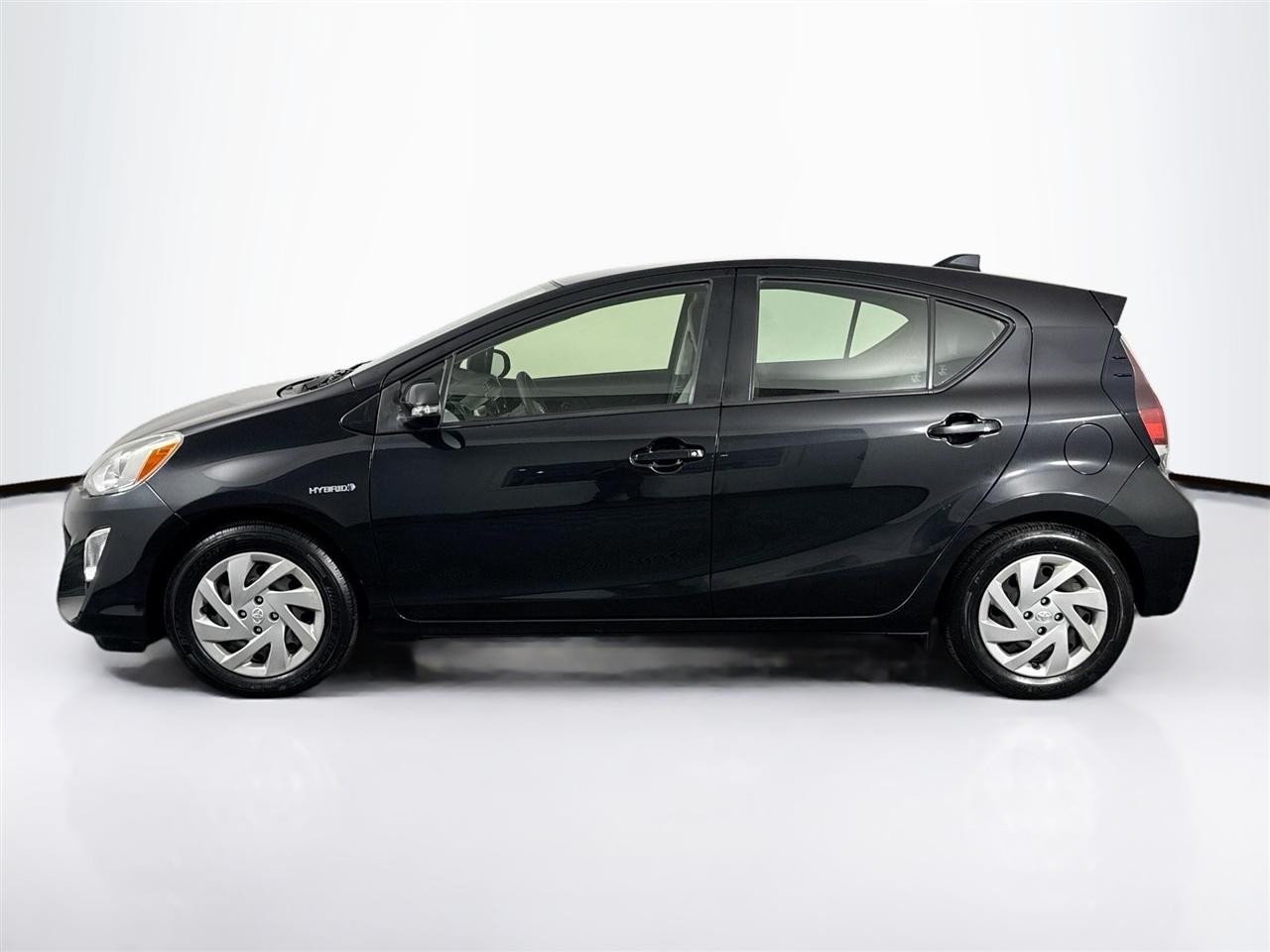 Toyota Prius c 5dr HB Three (Natl) 2015