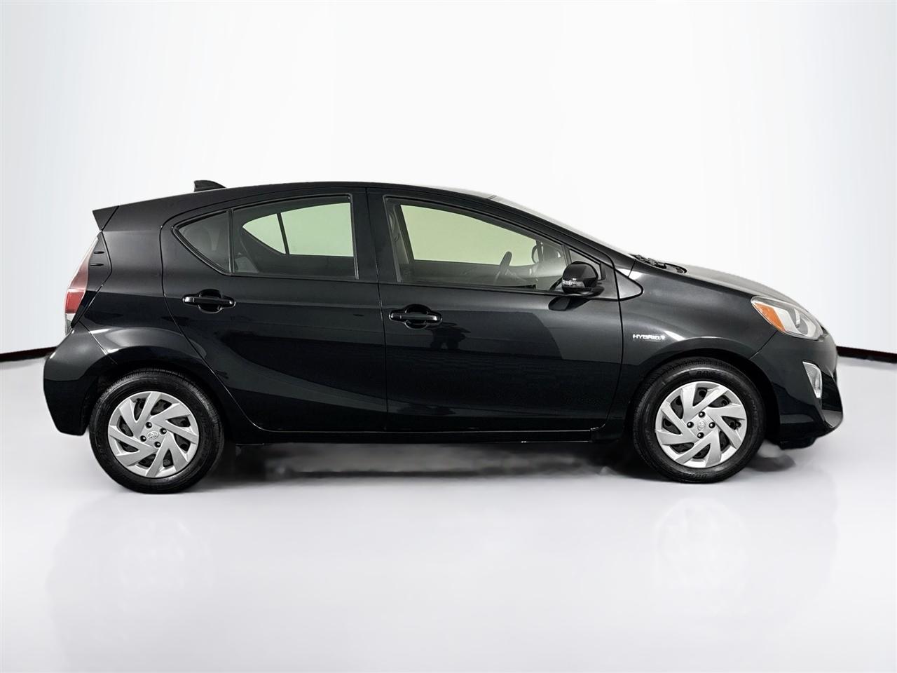 Toyota Prius c 5dr HB Three (Natl) 2015