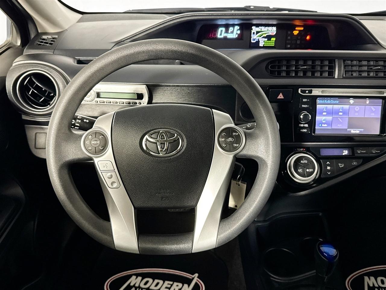 Toyota Prius c 5dr HB Three (Natl) 2015