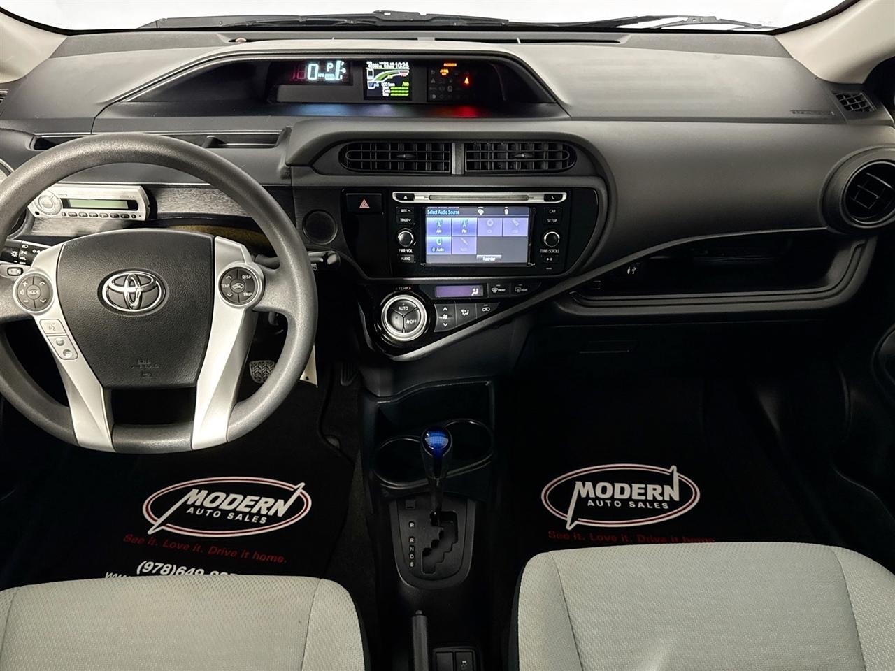 Toyota Prius c 5dr HB Three (Natl) 2015