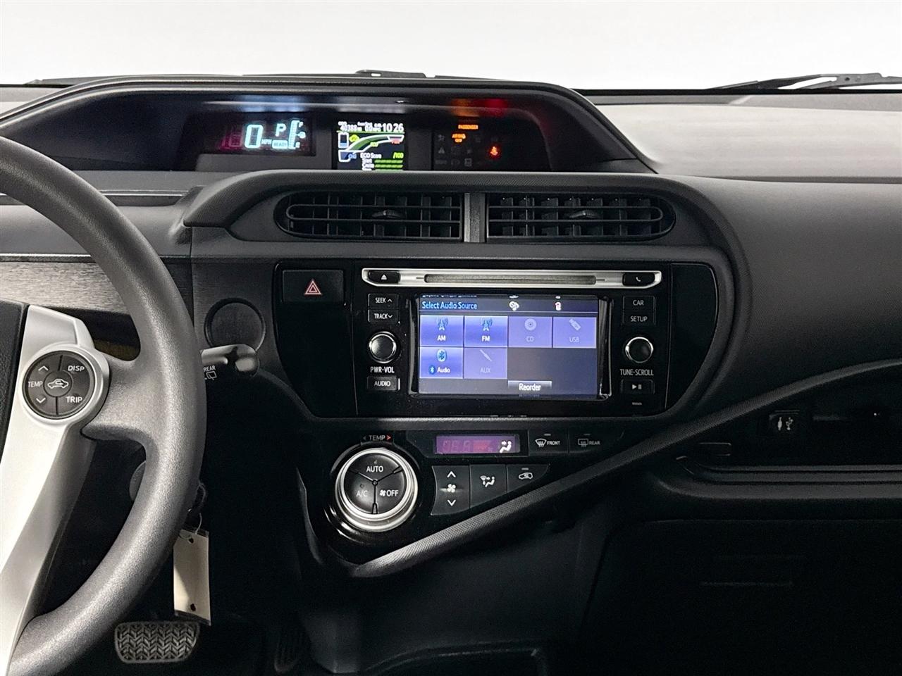 Toyota Prius c 5dr HB Three (Natl) 2015