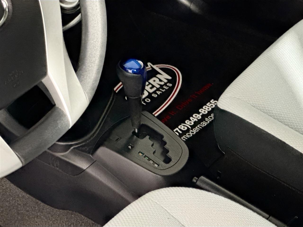 Toyota Prius c 5dr HB Three (Natl) 2015