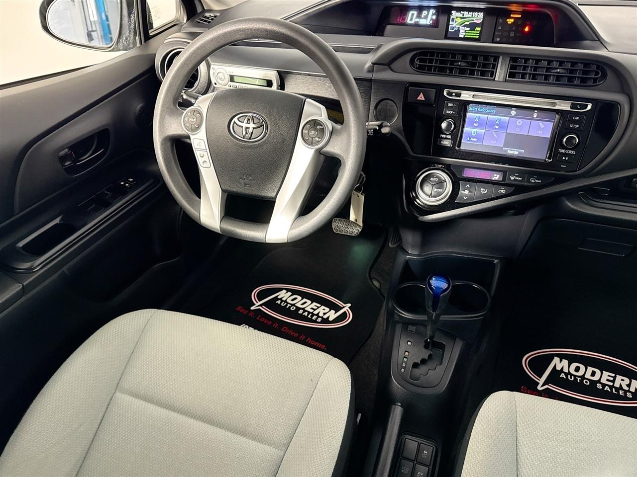 Toyota Prius c 5dr HB Three (Natl) 2015