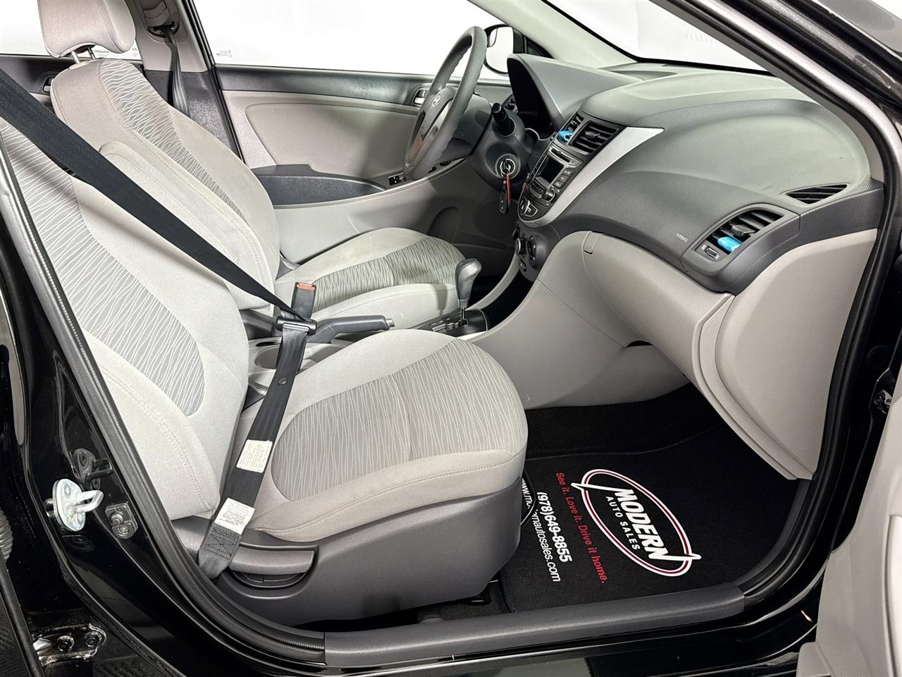 Hyundai Accent 4dr Sdn Auto GLS 2015
