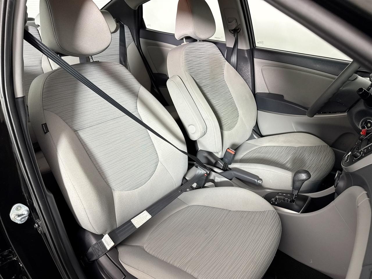 Hyundai Accent 4dr Sdn Auto GLS 2015