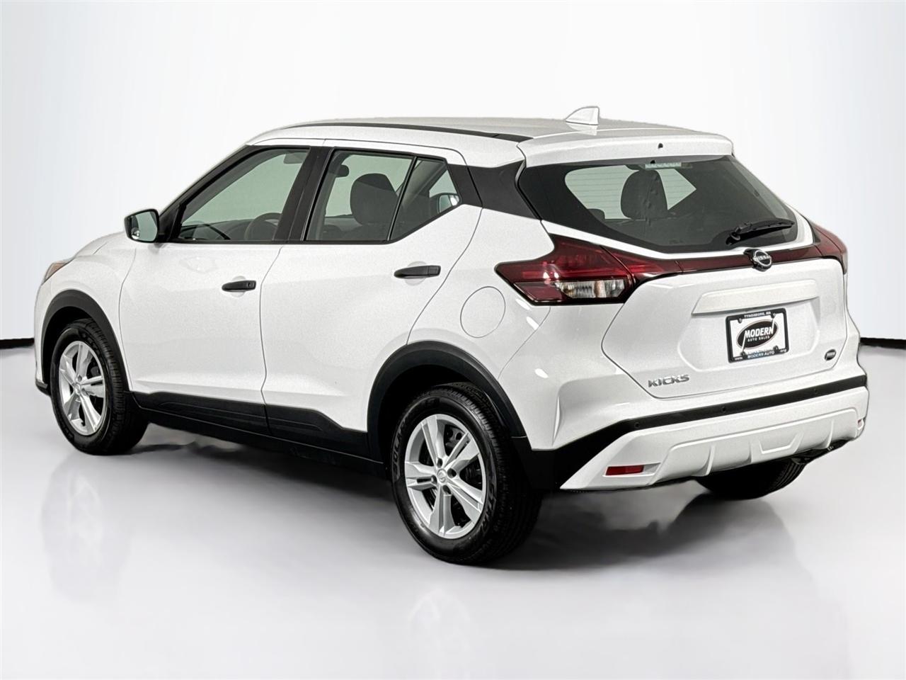 Nissan Kicks S FWD 2023