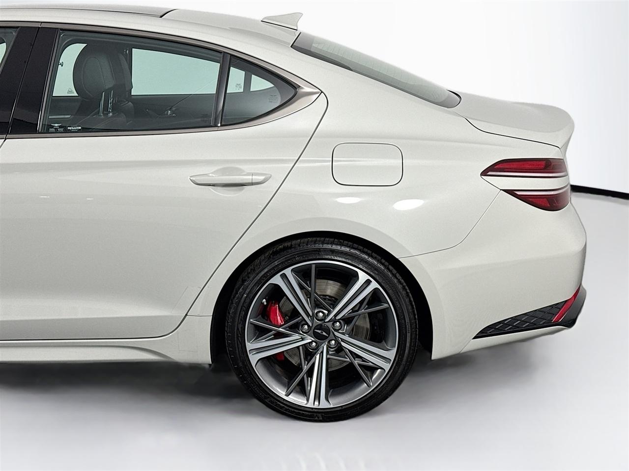 Genesis G70 2.5T AWD 2025