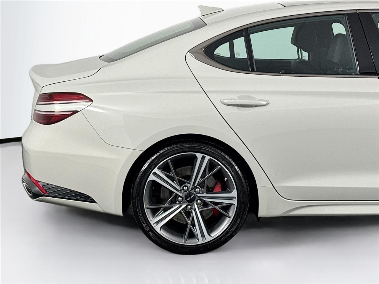 Genesis G70 2.5T AWD 2025