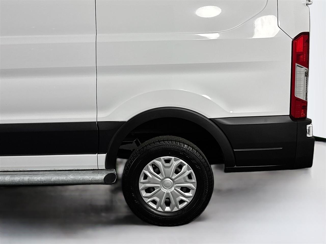 Ford Transit Cargo Van T-250 130" Low Rf 9070 GVWR RWD 2025