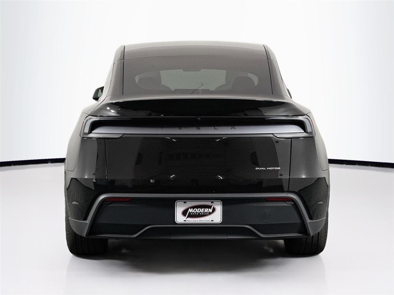 Tesla Model Y Long Range Launch Series AWD *Ltd Avail* 2026