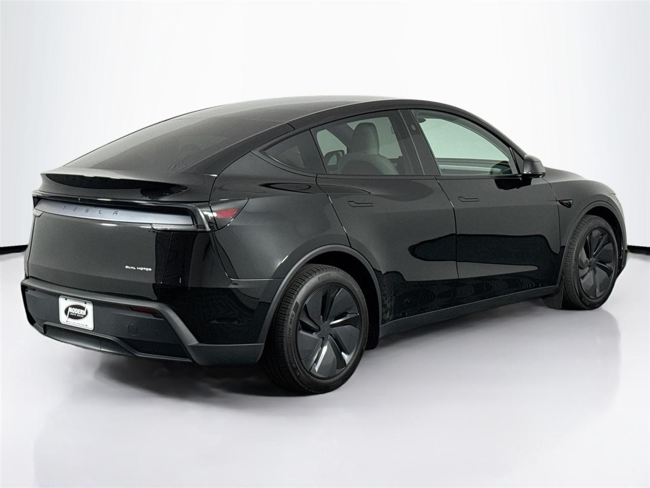 Tesla Model Y Long Range Launch Series AWD *Ltd Avail* 2026