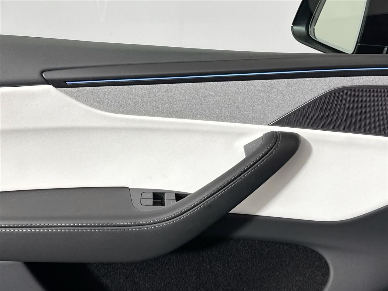 Tesla Model Y Long Range Launch Series AWD *Ltd Avail* 2026