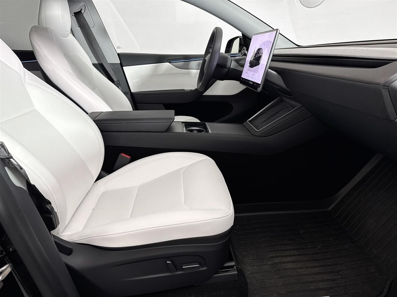 Tesla Model Y Long Range Launch Series AWD *Ltd Avail* 2026