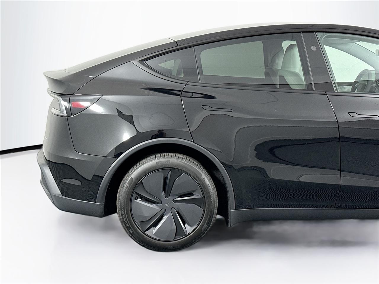 Tesla Model Y Long Range Launch Series AWD *Ltd Avail* 2026