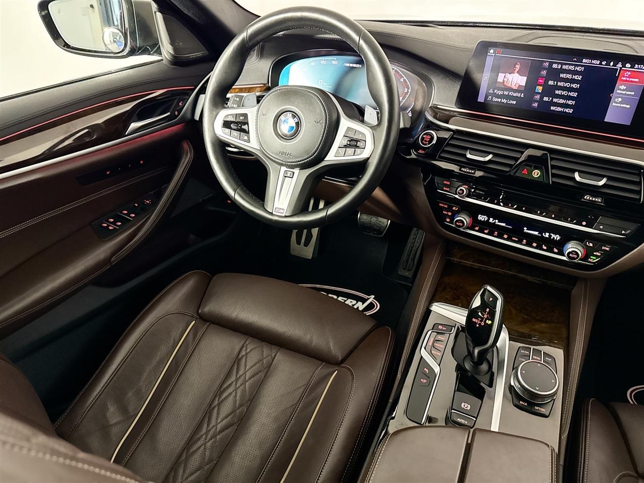 BMW 5 Series M550i xDrive Sedan 2020