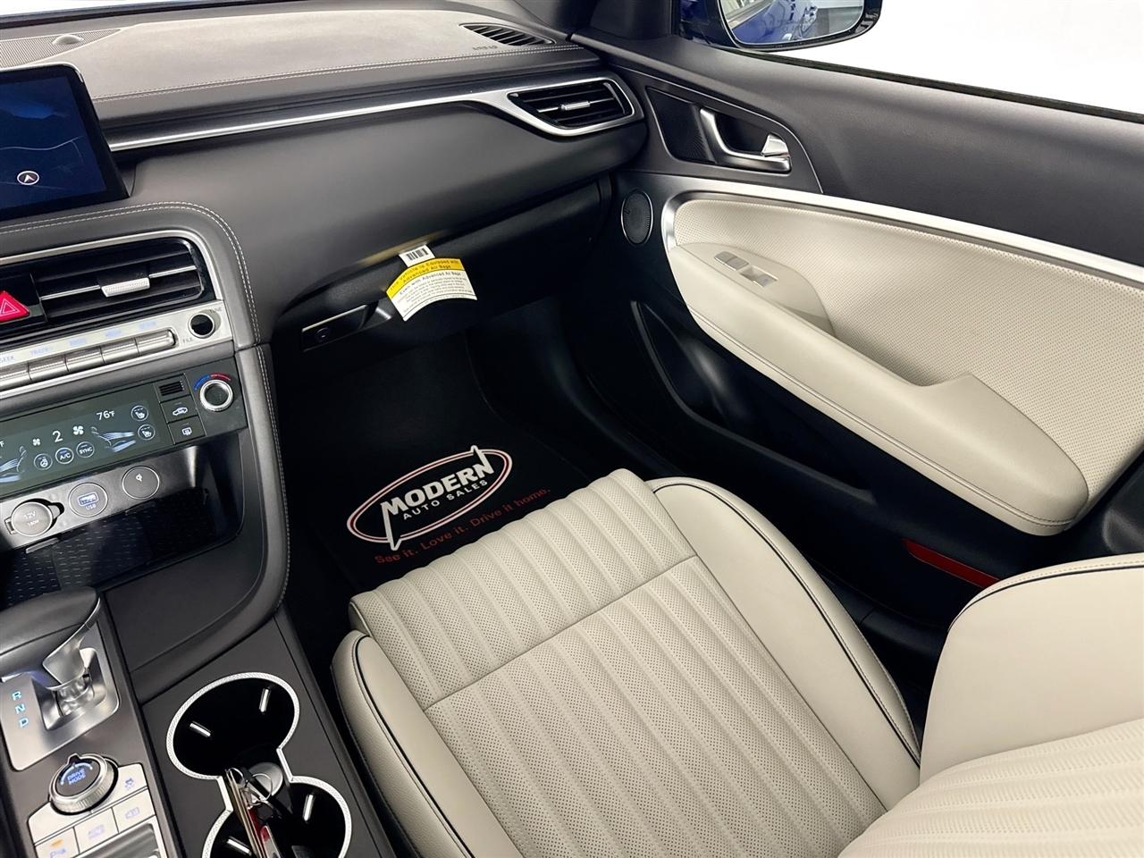 Genesis G70 2.5T AWD 2025