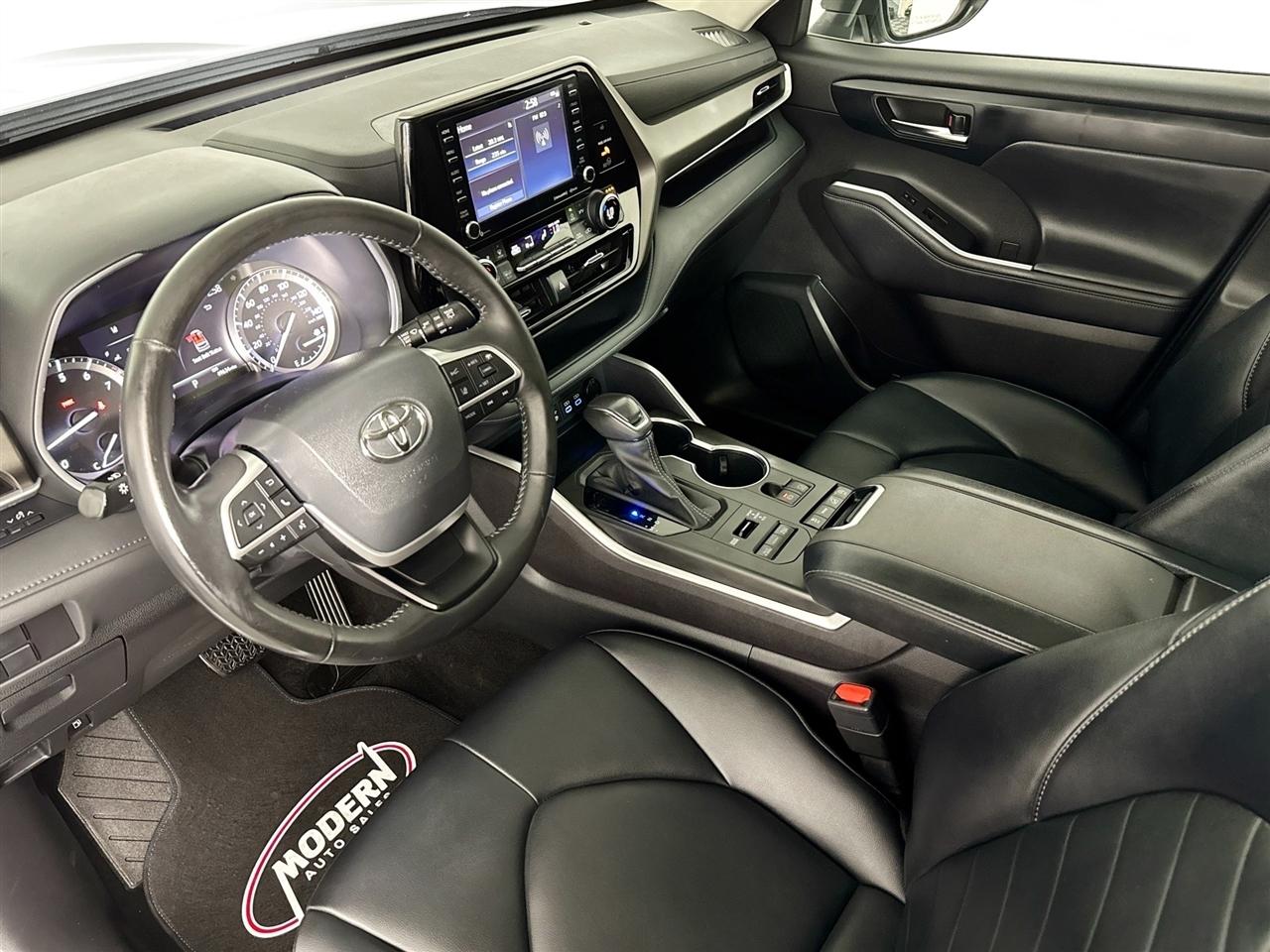 Toyota Highlander XLE AWD (Natl) 2022