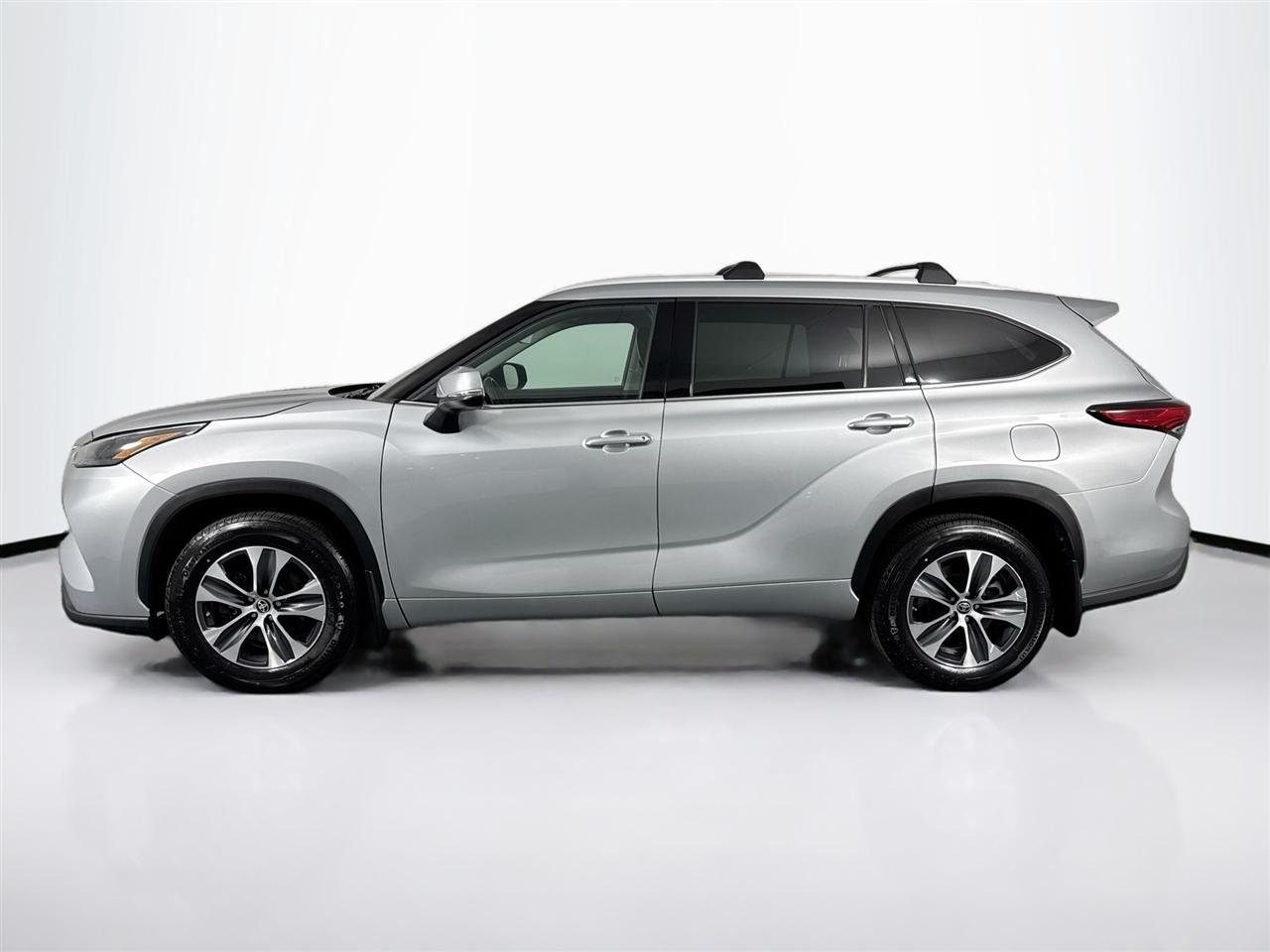 Toyota Highlander XLE AWD (Natl) 2022