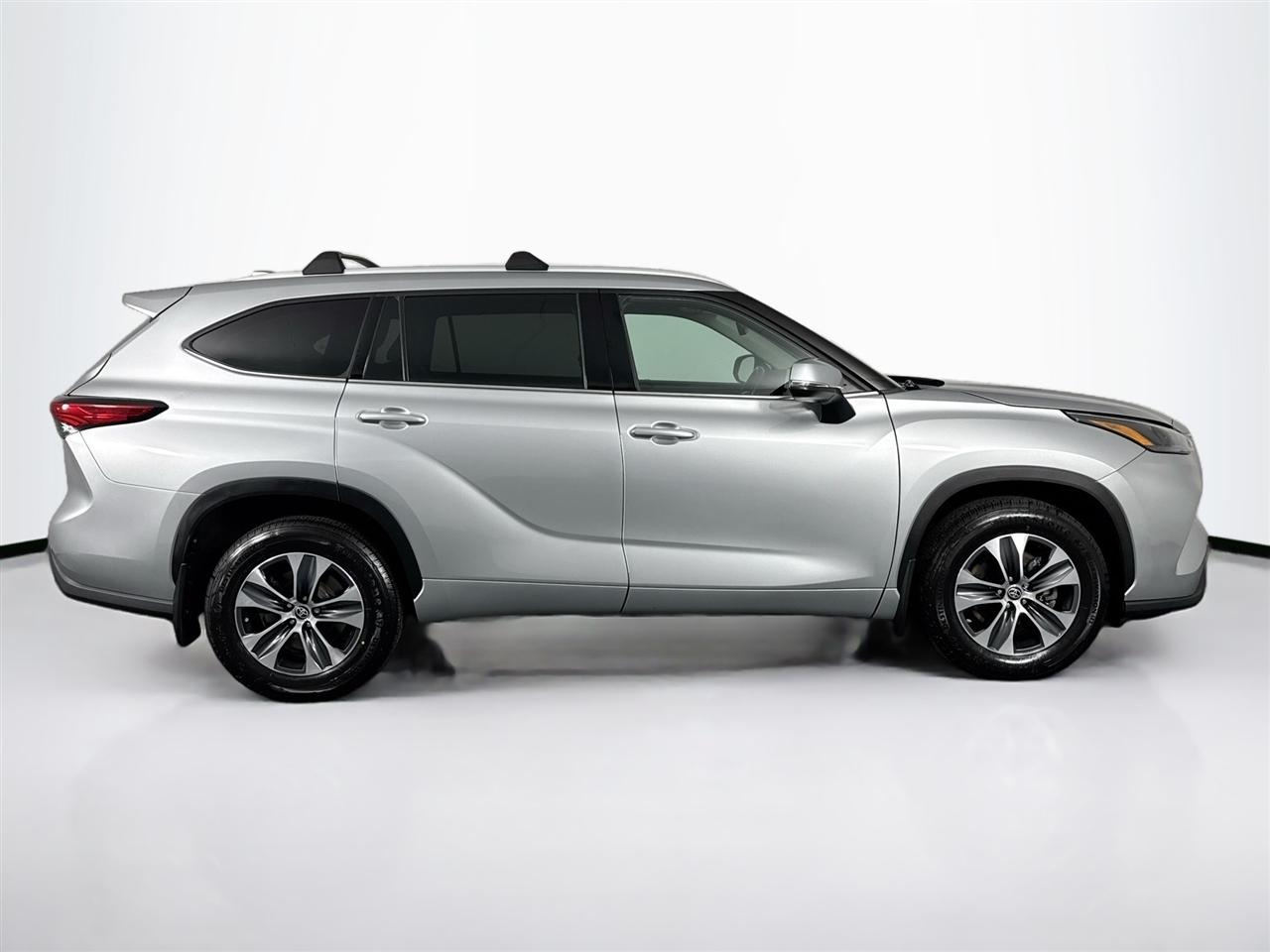 Toyota Highlander XLE AWD (Natl) 2022