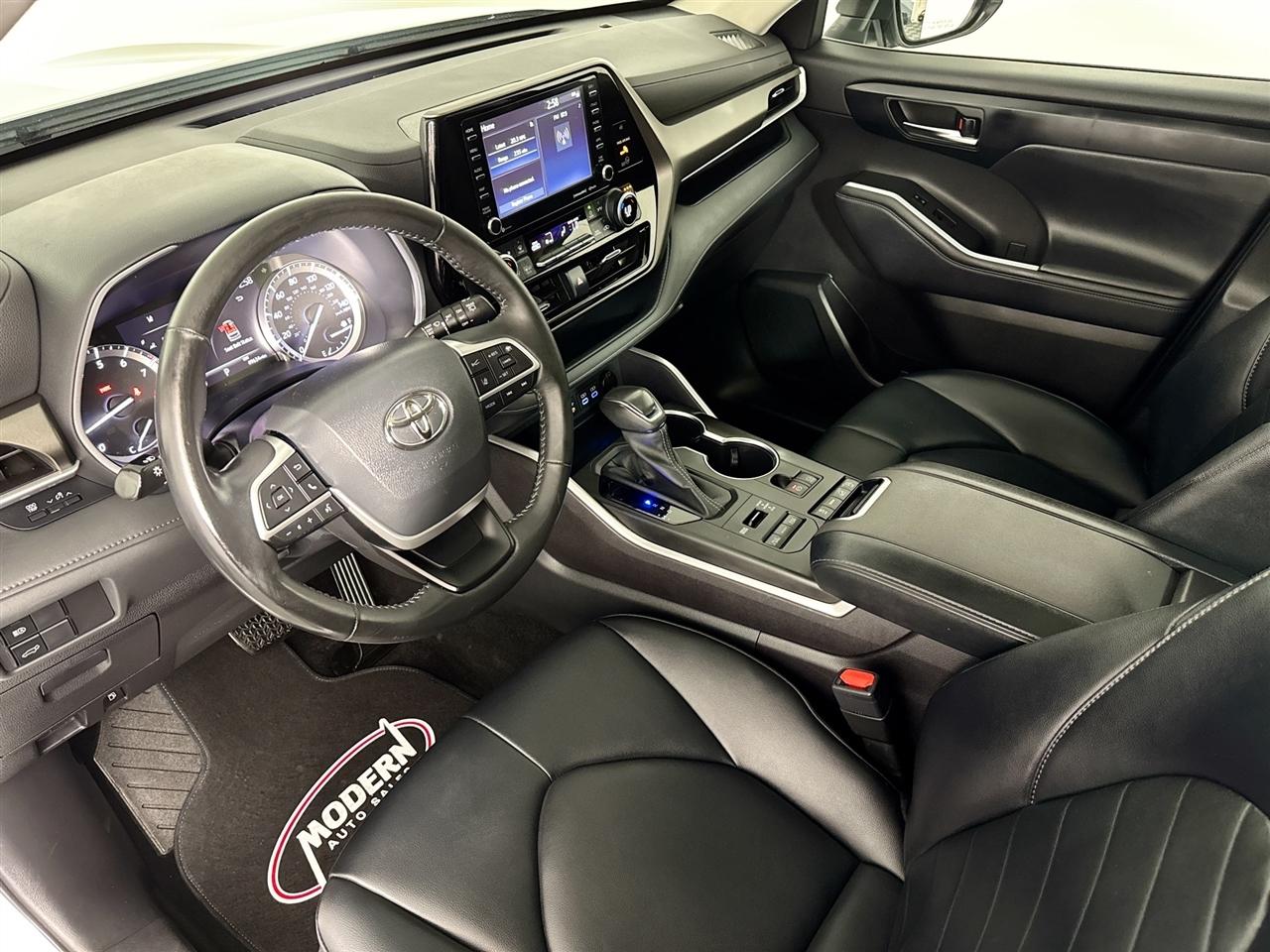 Toyota Highlander XLE AWD (Natl) 2022
