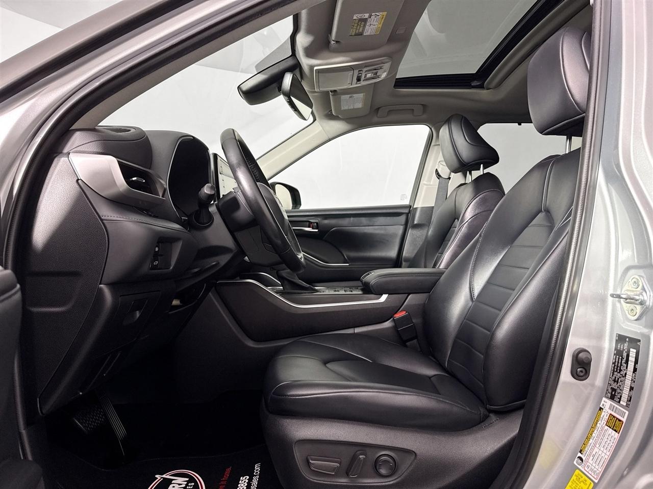 Toyota Highlander XLE AWD (Natl) 2022