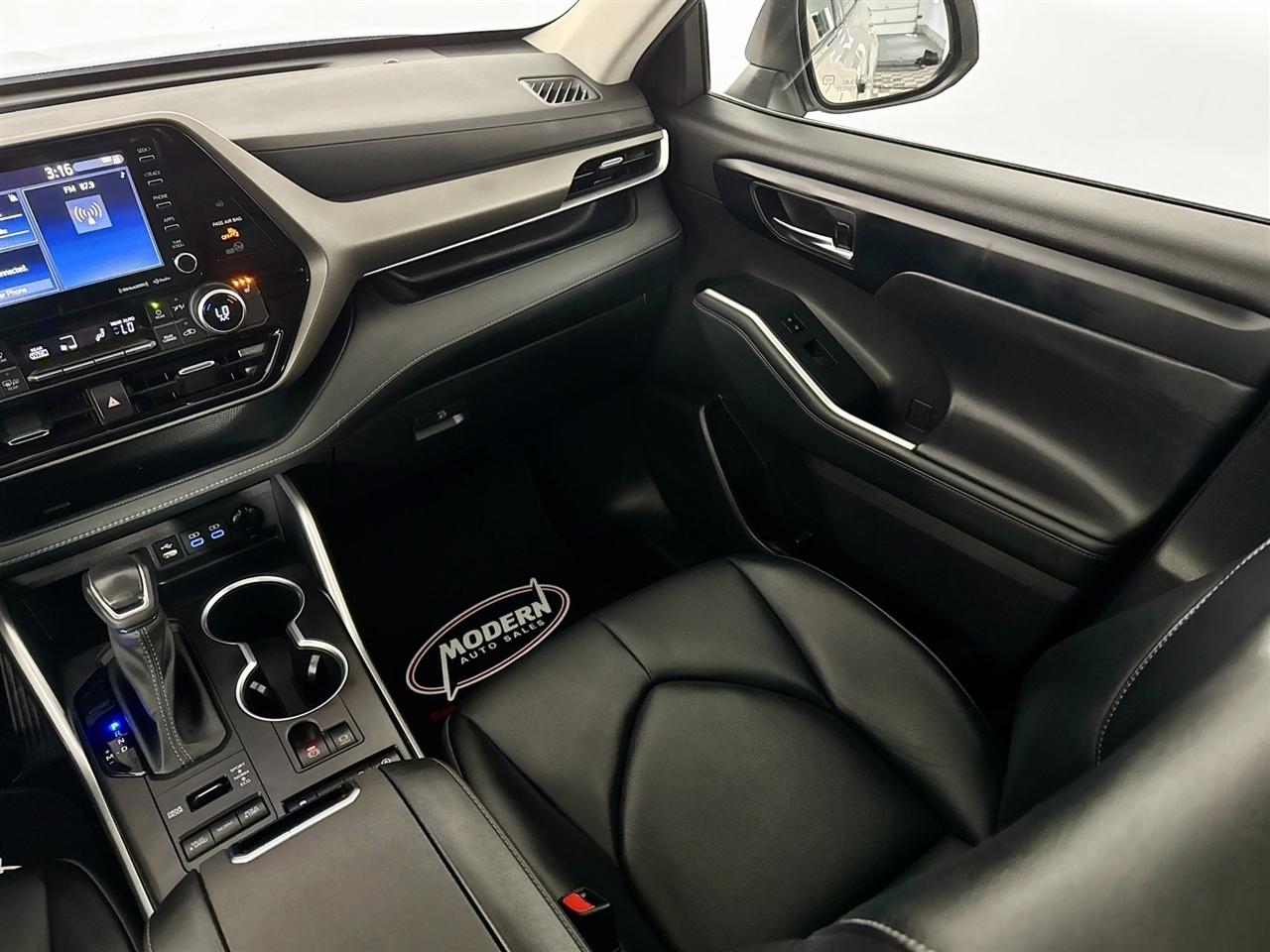 Toyota Highlander XLE AWD (Natl) 2022