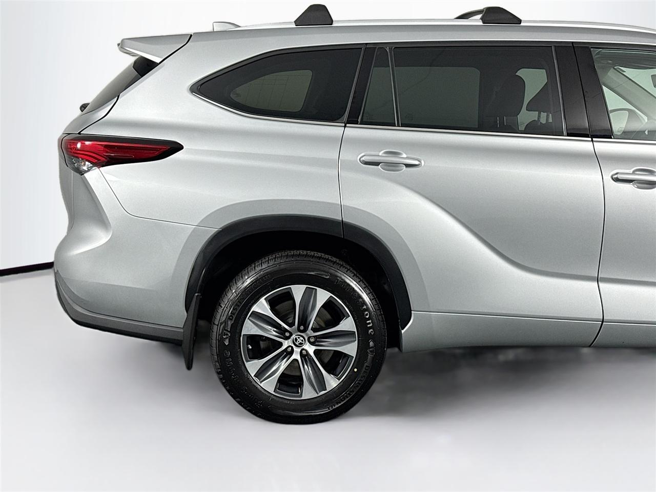 Toyota Highlander XLE AWD (Natl) 2022