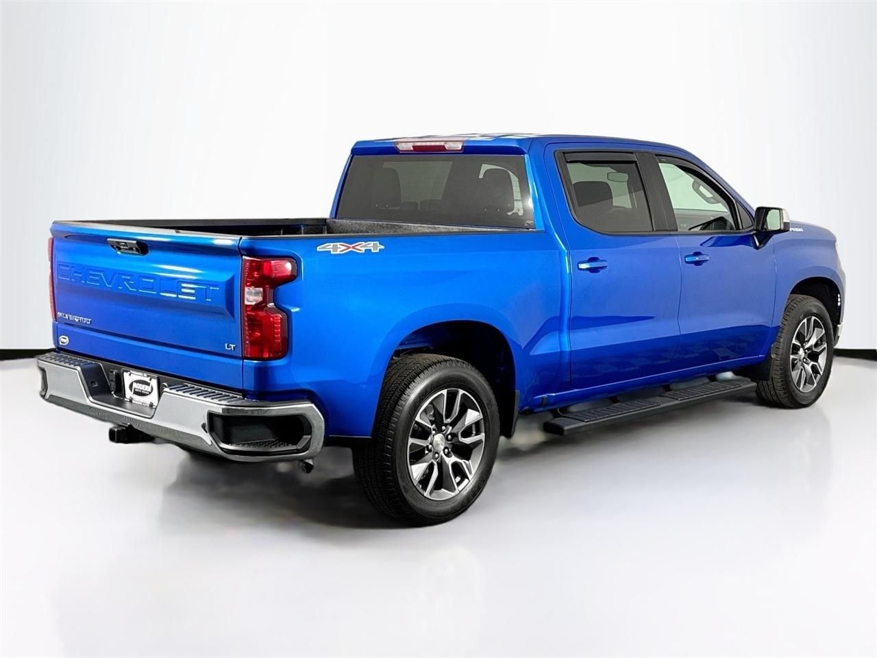 Chevrolet Silverado 1500 4WD Crew Cab 147" LT w/1LT 2023