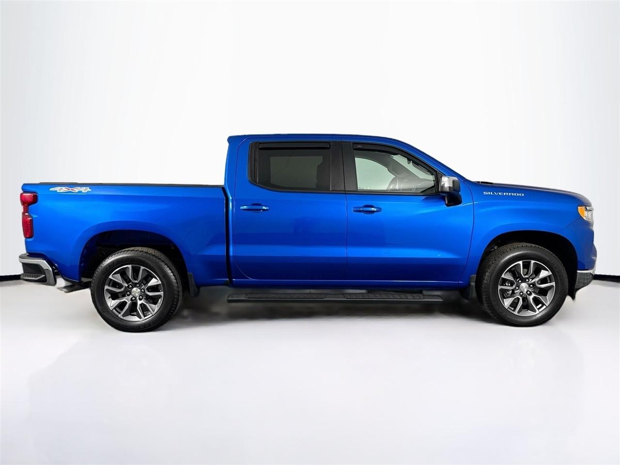 Chevrolet Silverado 1500 4WD Crew Cab 147" LT w/1LT 2023