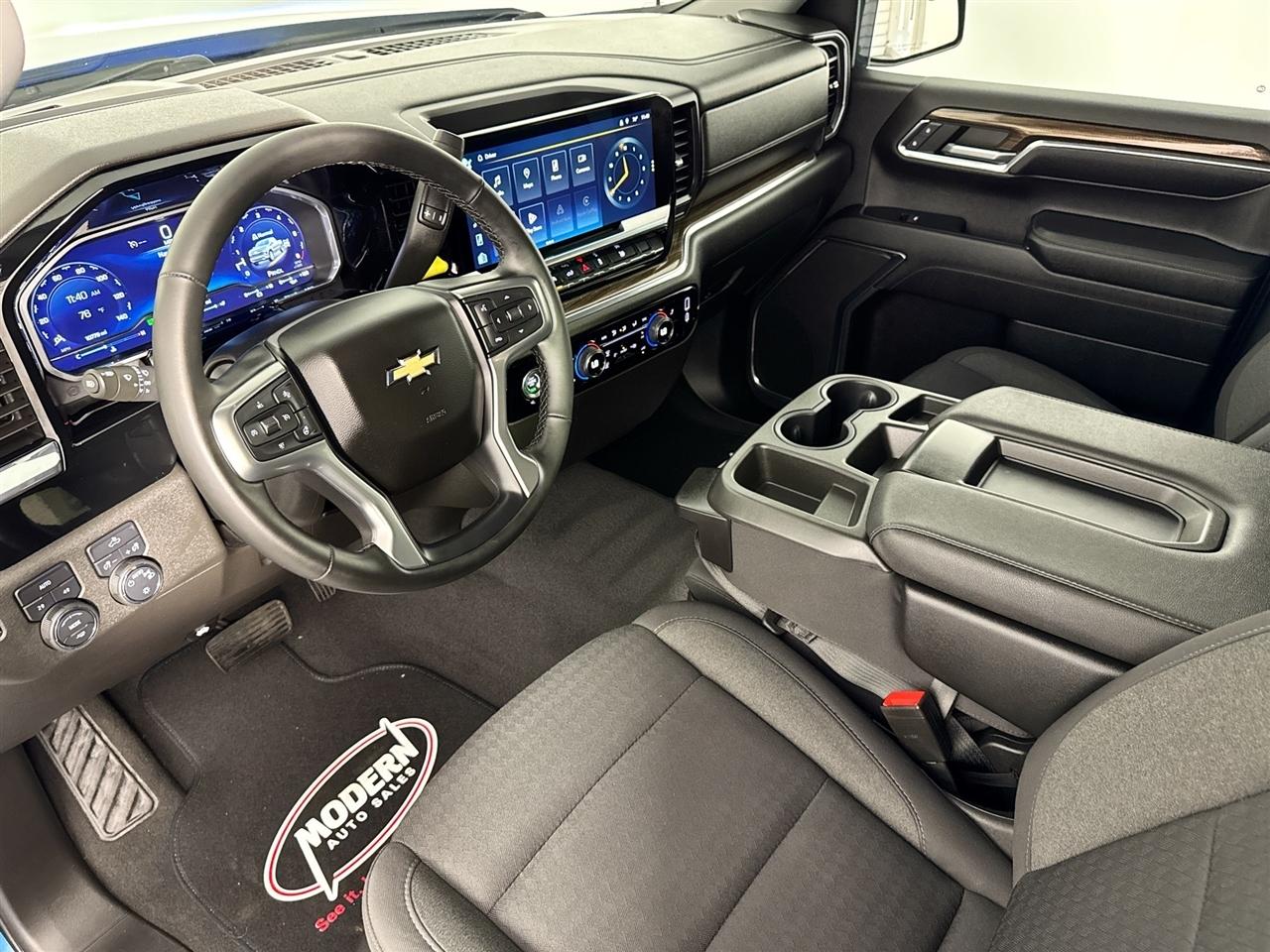 Chevrolet Silverado 1500 4WD Crew Cab 147" LT w/1LT 2023