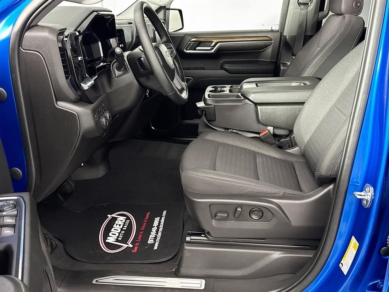Chevrolet Silverado 1500 4WD Crew Cab 147" LT w/1LT 2023