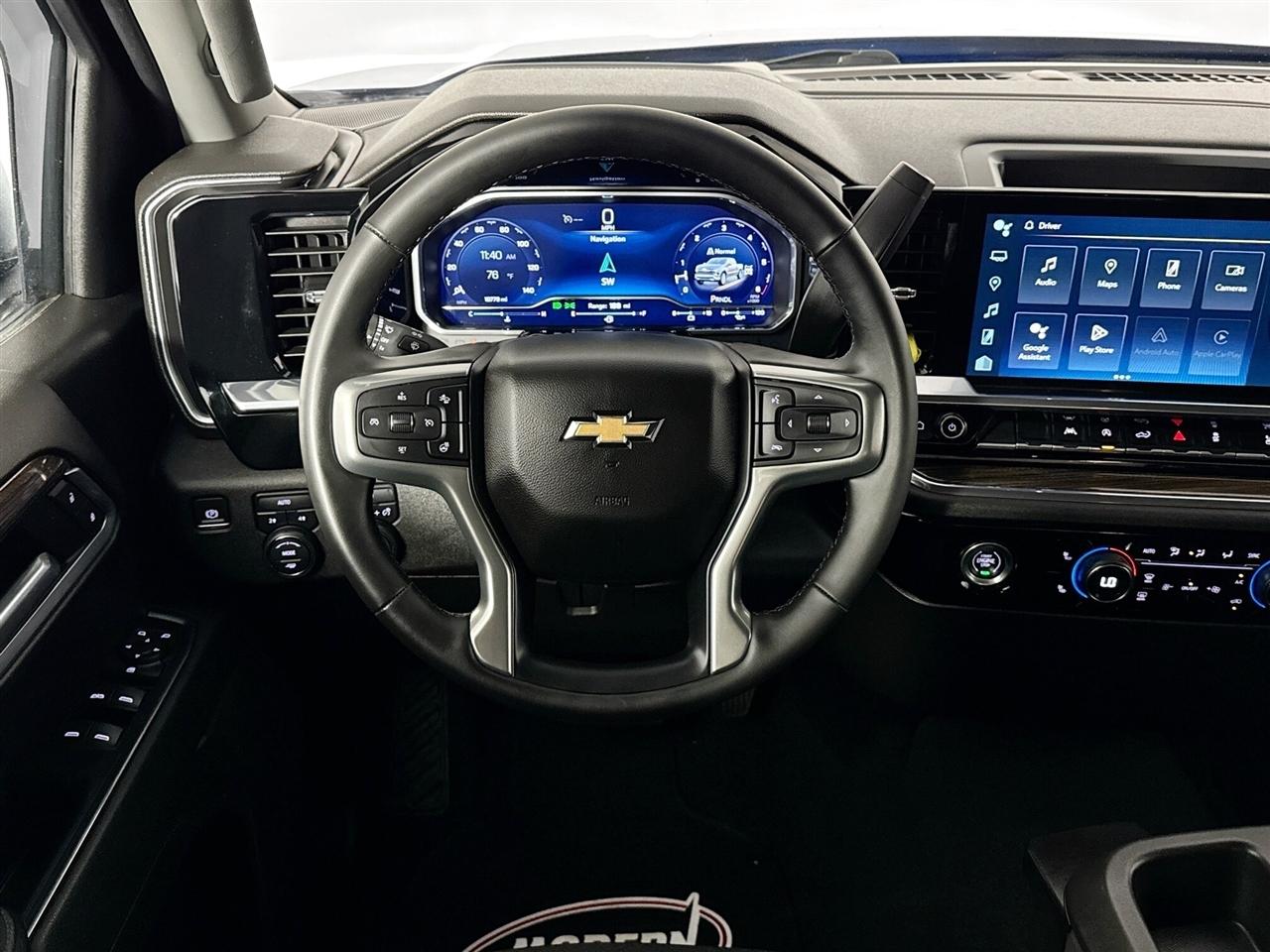 Chevrolet Silverado 1500 4WD Crew Cab 147" LT w/1LT 2023