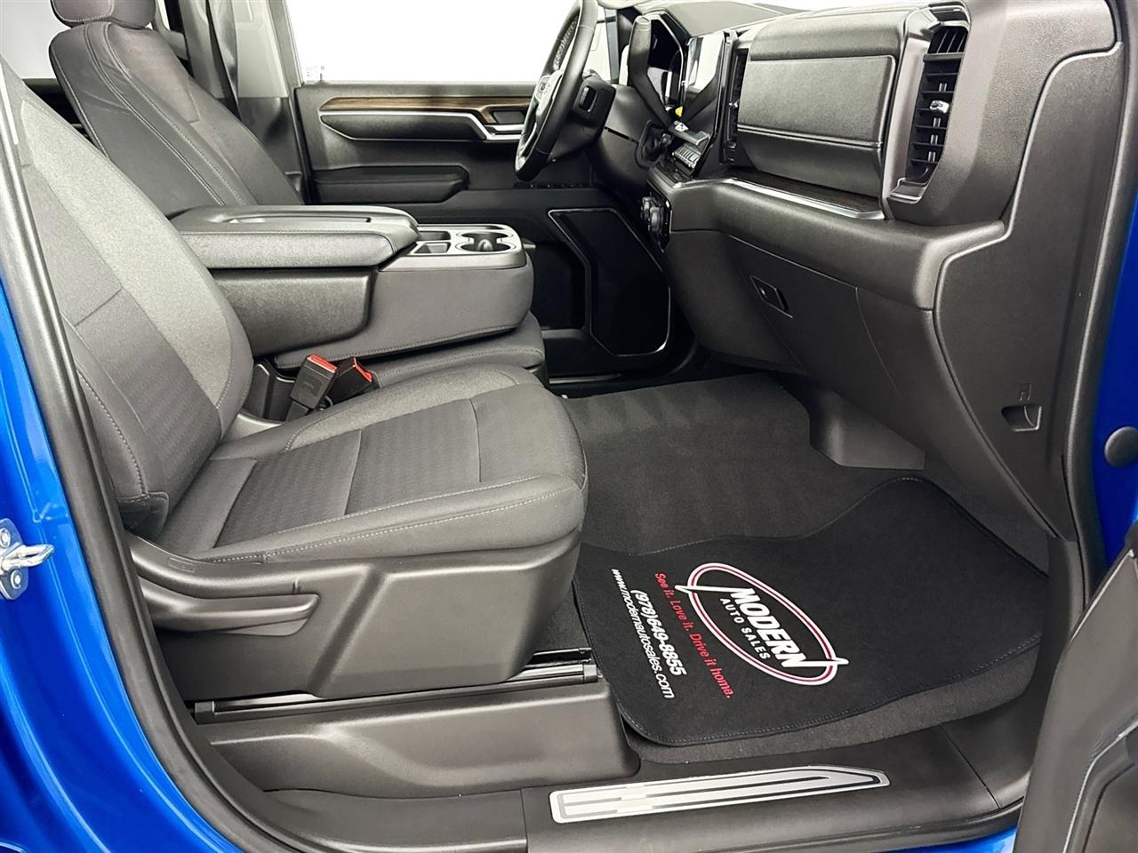 Chevrolet Silverado 1500 4WD Crew Cab 147" LT w/1LT 2023