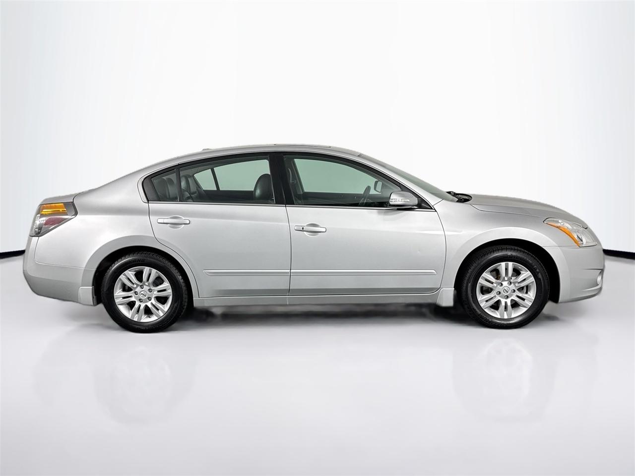 Nissan Altima 4dr Sdn I4 CVT 2.5 SL 2011