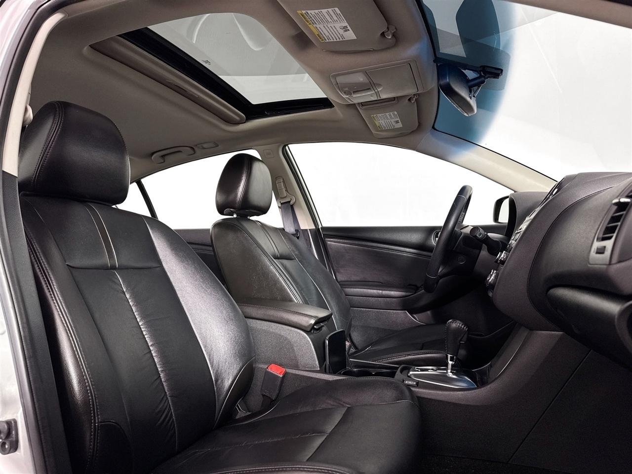 Nissan Altima 4dr Sdn I4 CVT 2.5 SL 2011